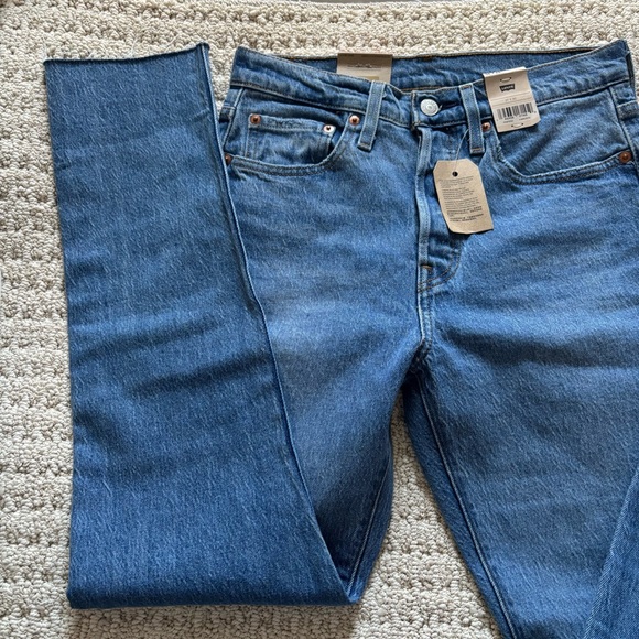 ୨୧ ・゚✧ Women’s Levi’s High Rise Jeans NWT - Picture 3 of 10